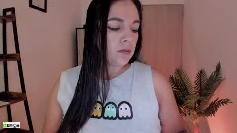Snapshot of pink_kitten_ chatting on May 29, 2026, 12:25 pm Eli online show from May 29, 2026, 12:25 pm