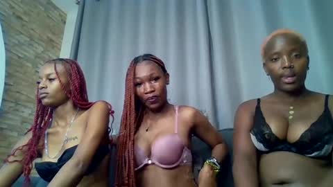 Snapshot of pink_nova chatting on July 9, 2026, 9:52 pm pinkyy online show from July 9, 2026, 9:52 pm