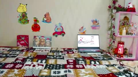 Snapshot of pink_pikachu_ chatting on December 17, 2025, 6:47 pm Pikachu pika online show from December 17, 2025, 6:47 pm