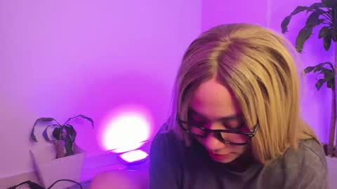 KELLY  online show from February 28, 2026, 2:01 am