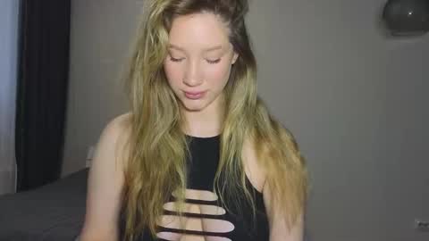   online show from December 3, 2025, 3:14 am