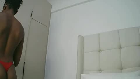 Snapshot of pinkaura_ chatting on February 1, 2026, 4:49 pm PinkyAura online show from February 1, 2026, 4:49 pm