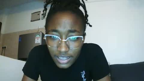 Snapshot of pinkaura_ chatting on February 7, 2026, 6:55 pm PinkyAura online show from February 7, 2026, 6:55 pm