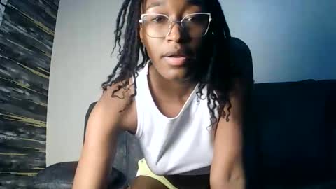 Snapshot of pinkaura_ chatting on February 20, 2026, 4:07 pm PinkyAura online show from February 20, 2026, 4:07 pm