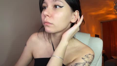 Snapshot of pinkdollylovv chatting on December 13, 2024, 10:02 pm pinkdollylovv online show from December 13, 2024, 10:02 pm