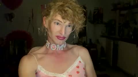Snapshot of pinkfag chatting on September 9, 2025, 6:29 pm pinkfag online show from September 9, 2025, 6:29 pm