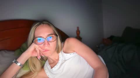 Pinkilola online show from July 1, 2026, 11:37 pm