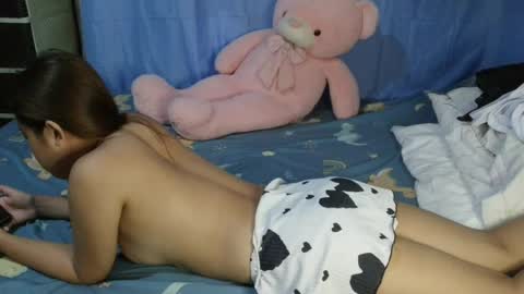 Snapshot of pinkish_shine chatting on July 17, 2026, 12:39 am Hi its me shine online show from July 17, 2026, 12:39 am