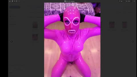 pinklatexgurl online show from April 3, 2026, 7:23 pm