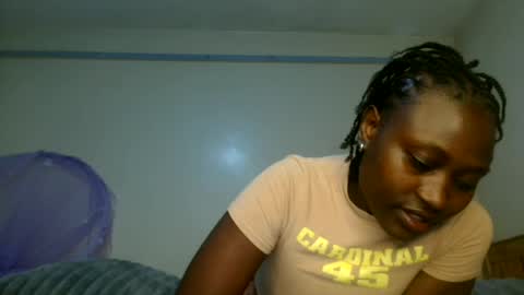 Snapshot of pinklover2003 chatting on June 18, 2026, 5:50 pm Serena online show from June 18, 2026, 5:50 pm