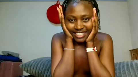 Snapshot of pinklover2003 chatting on June 19, 2026, 8:12 pm Serena online show from June 19, 2026, 8:12 pm
