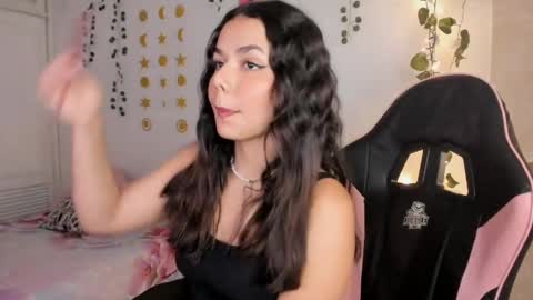 Sarah .. online show from April 1, 2026, 1:12 pm