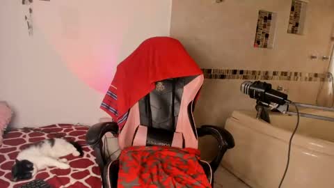 Sarah .. online show from April 17, 2026, 5:16 pm