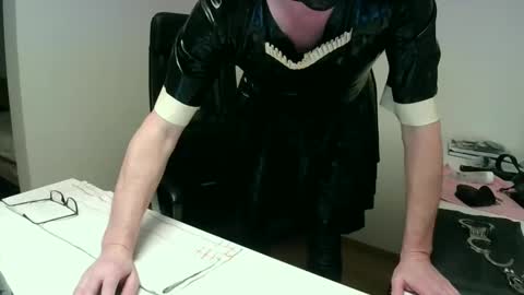 pinkrodex online show from January 6, 2025, 8:39 pm