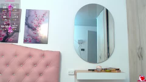 Snapshot of pinky_f00x chatting on December 14, 2025, 9:30 pm pinky_f00x online show from December 14, 2025, 9:30 pm