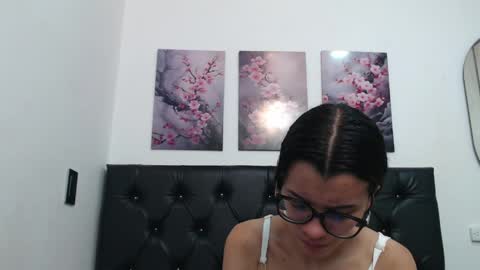 Snapshot of pinky_f00x chatting on April 25, 2026, 7:11 pm pinky_f00x online show from April 25, 2026, 7:11 pm