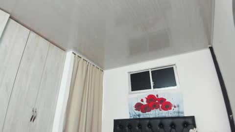 Snapshot of pinky_f00x chatting on June 24, 2026, 7:24 pm pinky_f00x online show from June 24, 2026, 7:24 pm