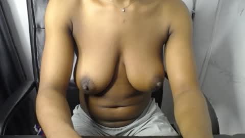Snapshot of pinky_pussy68635 chatting on December 14, 2025, 9:30 pm Arena online show from December 14, 2025, 9:30 pm