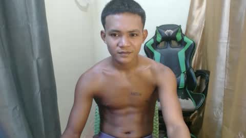 Snapshot of pinoy_fucker18 chatting on April 11, 2026, 6:29 am pinoy_fucker18 online show from April 11, 2026, 6:29 am