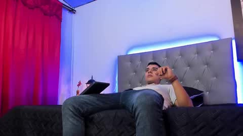 Snapshot of pipe_320 chatting on February 14, 2025, 2:07 am pipe_320 online show from February 14, 2025, 2:07 am