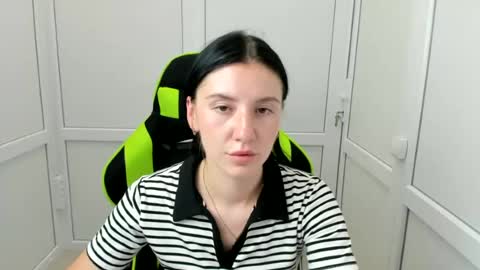 Snapshot of piper_smilee chatting on July 2, 2026, 12:11 pm Piper online show from July 2, 2026, 12:11 pm