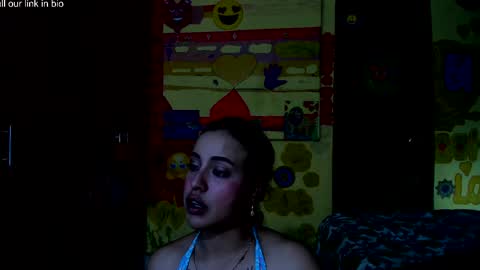 Snapshot of pipeshowtime chatting on September 19, 2025, 6:52 pm VALENTINA y PIPE online show from September 19, 2025, 6:52 pm