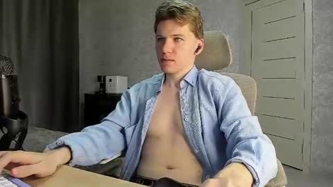 Snapshot of pirremeow chatting on June 25, 2026, 12:09 pm Pierre online show from June 25, 2026, 12:09 pm