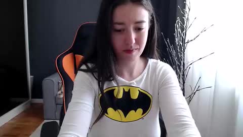 piscesgirl06 online show from April 16, 2026, 5:19 am