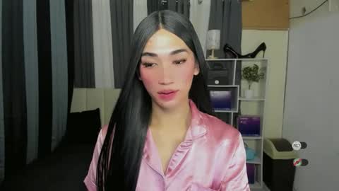 pixiedoll_ online show from May 8, 2026, 6:24 pm