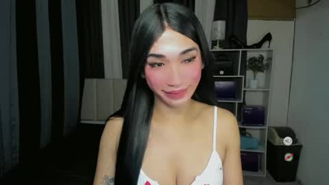 pixiedoll_ online show from May 9, 2026, 6:24 pm