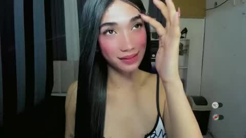 pixiedoll_ online show from May 14, 2026, 6:26 pm
