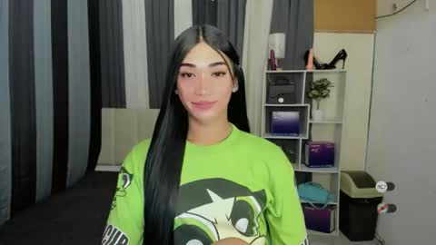 pixiedoll_ online show from May 20, 2026, 5:02 am