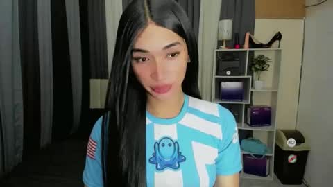 pixiedoll_ online show from May 24, 2026, 7:46 am