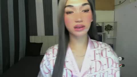 pixiedoll_ online show from June 12, 2026, 5:45 pm