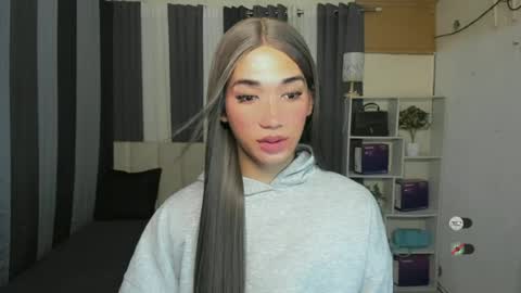 pixiedoll_ online show from June 13, 2026, 6:39 pm