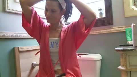 PixieLuxXx online show from April 6, 2026, 1:01 pm