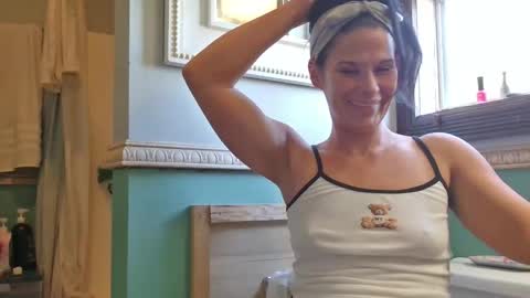 PixieLuxXx online show from April 10, 2026, 1:16 pm