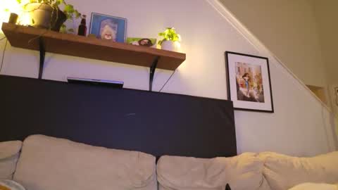 Juju online show from October 31, 2025, 2:01 am