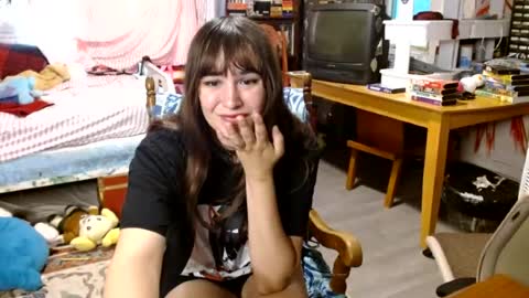 Izzy online show from June 29, 2026, 10:43 pm