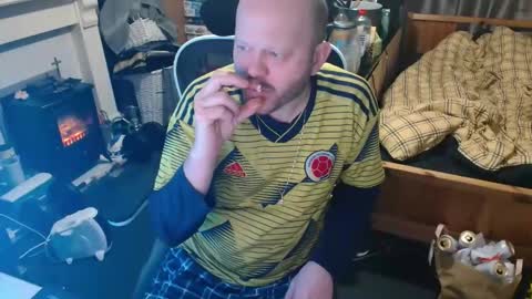 playboy_horny online show from November 30, 2025, 3:32 am