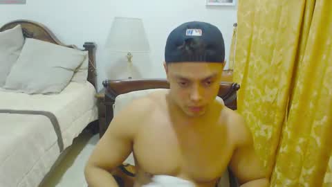 Snapshot of playboy_sex6 chatting on February 13, 2025, 12:46 am PETER online show from February 13, 2025, 12:46 am