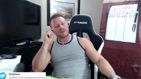 Snapshot of player2pawns chatting on December 7, 2024, 2:20 am Player online show from December 7, 2024, 2:20 am