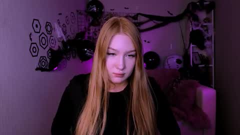Sophie online show from October 22, 2025, 5:02 pm