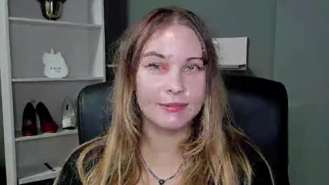 Valeria online show from November 10, 2025, 10:09 pm