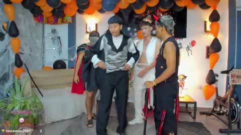   online show from October 31, 2025, 11:28 pm