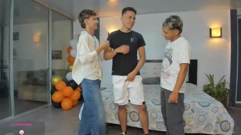   online show from November 22, 2025, 11:15 pm