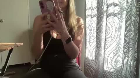 Snapshot of playwithcaity chatting on November 14, 2025, 5:22 pm Caity online show from November 14, 2025, 5:22 pm