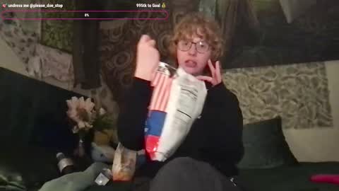 Snapshot of please_doe_stop chatting on March 1, 2025, 10:45 am please_doe_stop online show from March 1, 2025, 10:45 am