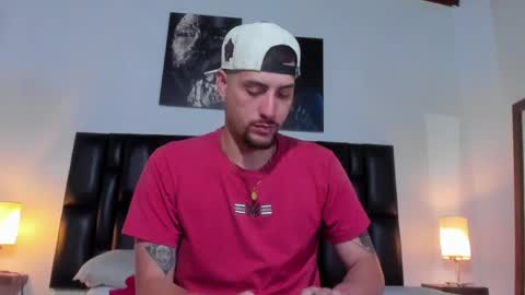 Snapshot of pleasure_vibes023 chatting on December 26, 2024, 9:04 pm JUAN AND JULI online show from December 26, 2024, 9:04 pm