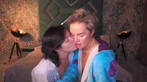 Snapshot of pleasurewecouple chatting on November 18, 2025, 6:56 pm Ira brunette and Vika blonde online show from November 18, 2025, 6:56 pm